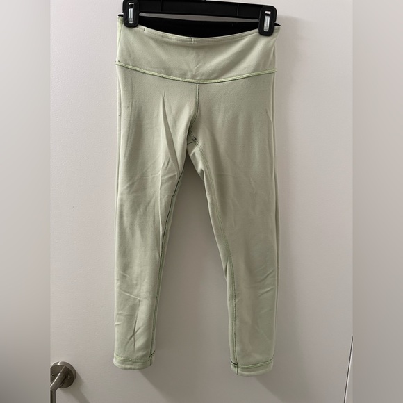 Lululemon reversible black/green cropped leggings with waistband pocket - Size 4 - Picture 12 of 12